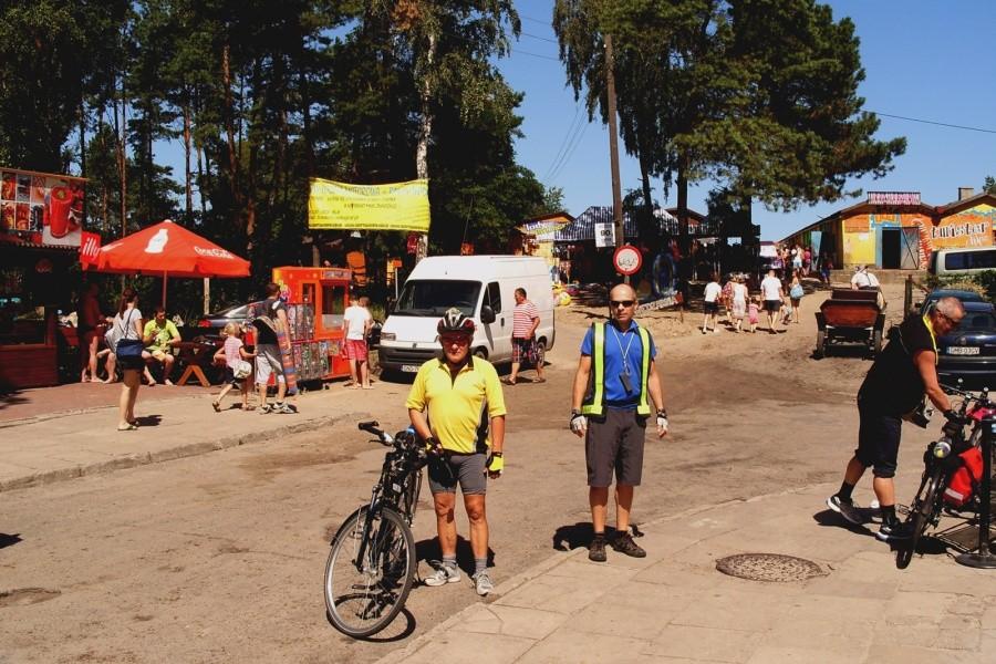Jantar – dotarliśmy do mety –wejście na plażę