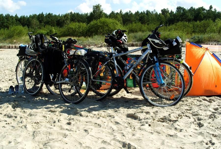 Rowerki na plaży w Jantarze