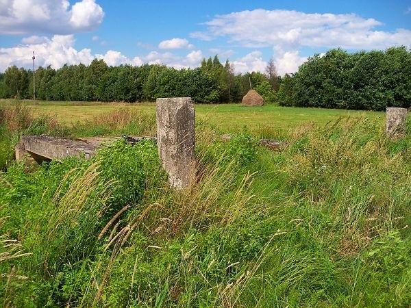 Ten sam kanał, tylko most nieco większy
