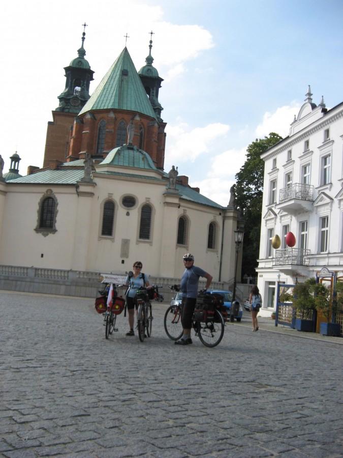 Gniezno:dotarlismy doBazyliki Prymasowskiej i Sanktuarium Św. Wojciecha na wzgórze Lecha