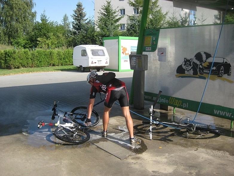 Szybka kąpiel rowerów
