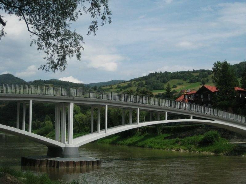 Pieszy most w Piwnicznej