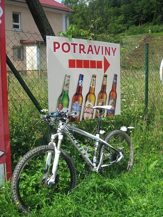 Zatrzymaliśmy się w przygranicznym spożywczaku :]