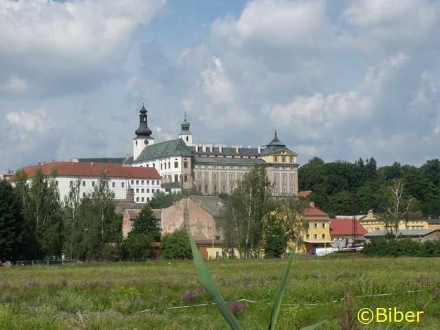 Potężny kompleks klasztorny w Broumovie