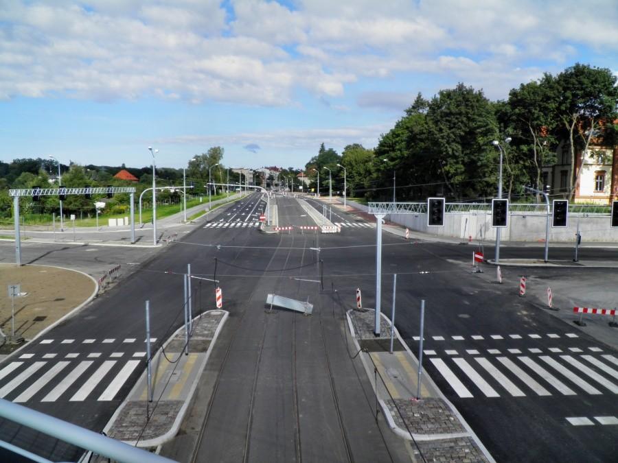 Tak wyglądała ulica Arkońska o poranku 12 sierpnia 12 r. - przebudowa jeszcze nie jest skończona.