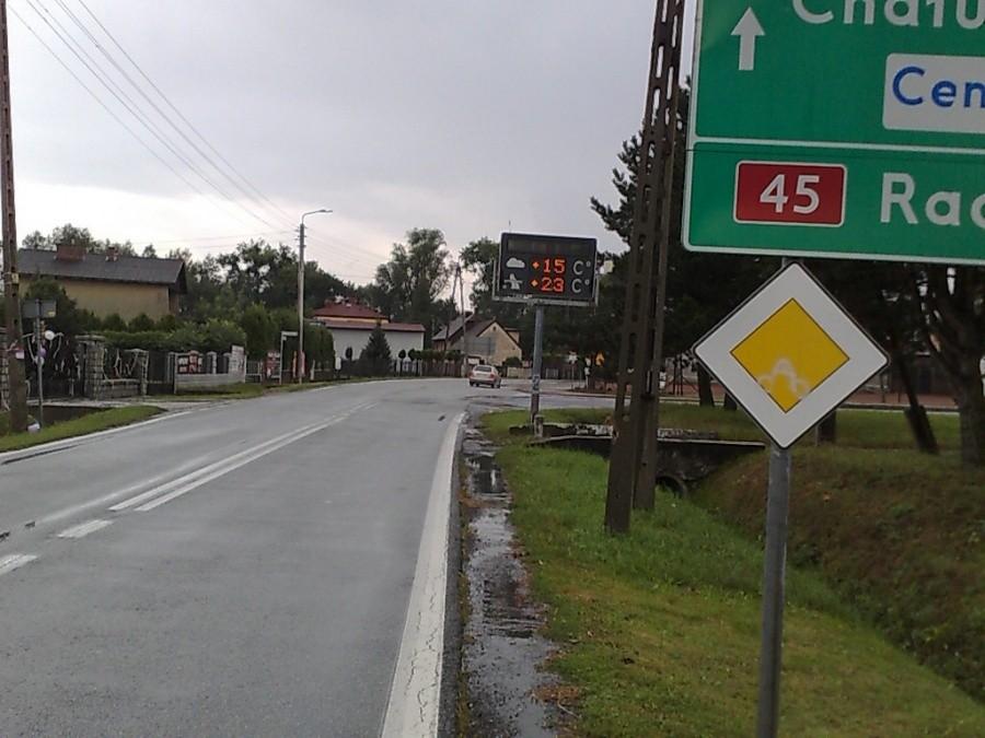 Chłodno , tylko 15'C . Zabełków jadę do Chałupek