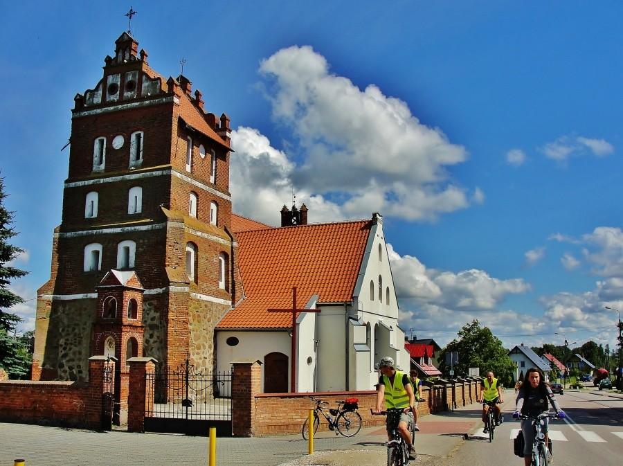 KOŚCIÓŁ W PĄCZEWIE - GMINA SKÓRCZ