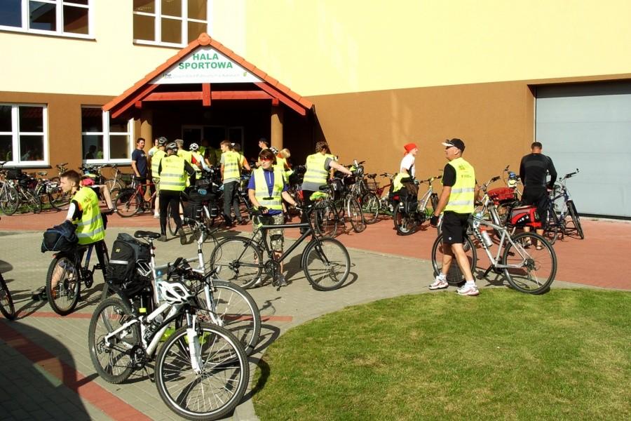 Koniec pierwszego etapu rajdu – szkoła w Kaliskach
