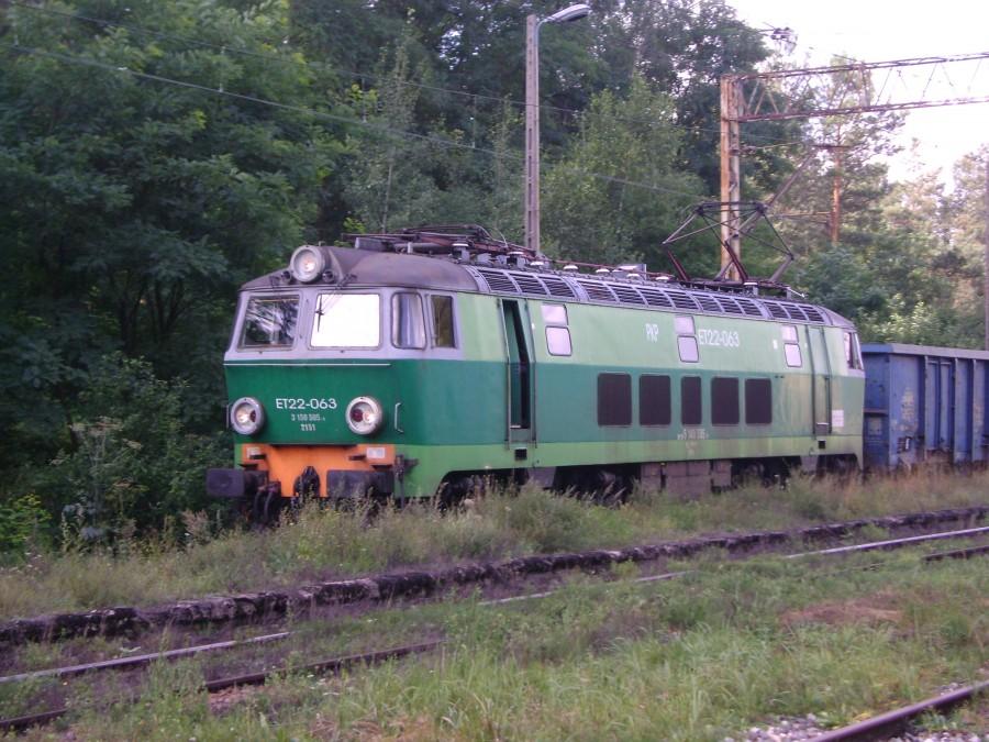 ET22-063 uchwycony na stacji Puszcza Mariańska