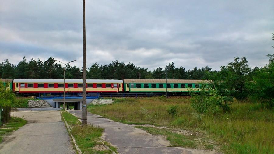 Pociąg przejeżdżający przez Chemię