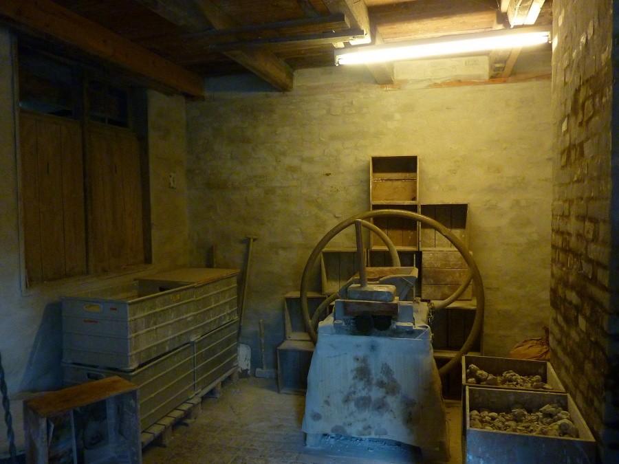 Hjorts Stentøj - fabryka naczyń ceramicznych. Na zdjęciu młynek do "surowej" gliny