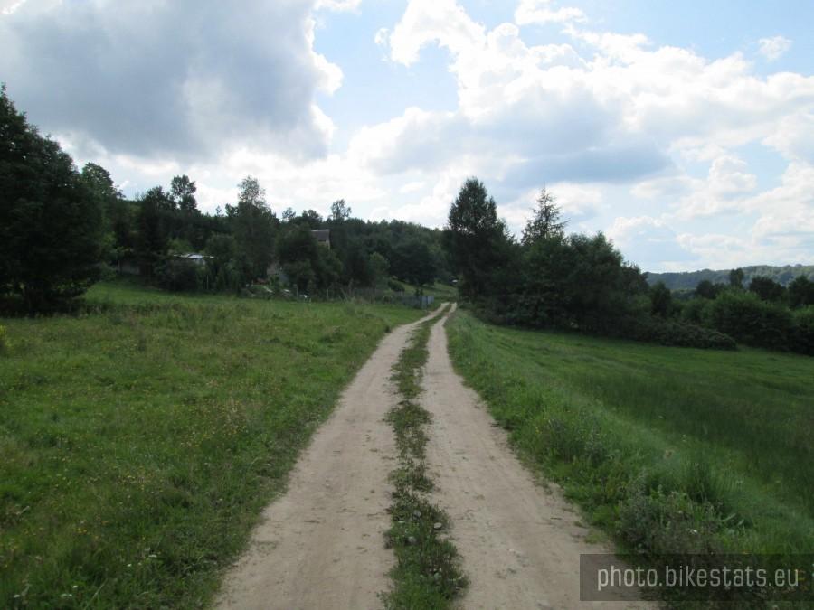 Polna droga prowadząca do Brodnicy Dolnej