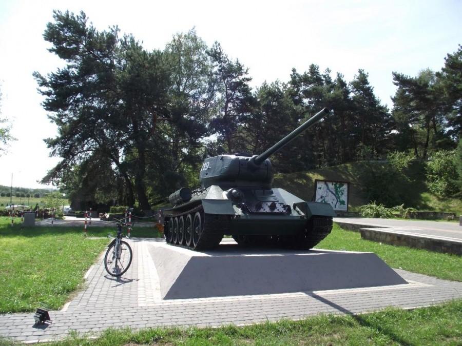 Czołg w Mniszewie
