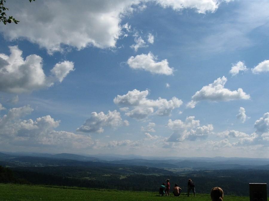 Widok z szybowiska w Bezmiechowej.
