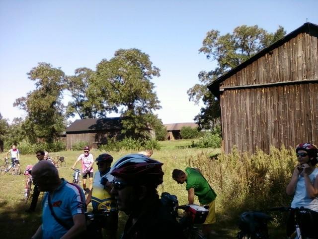 Przy drewnianych stodołach w Kazimierzu