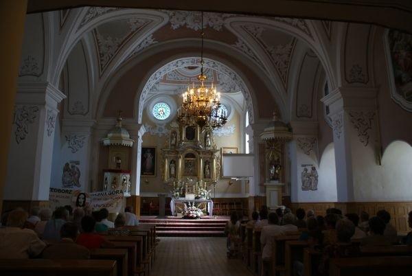 wnętrze kościoła