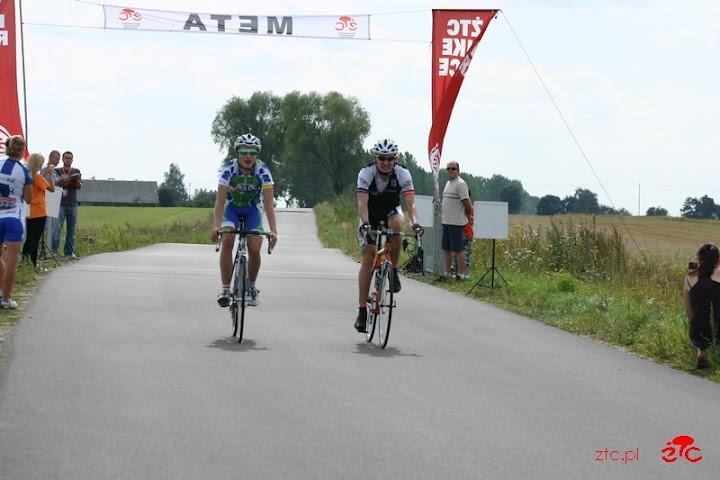 tuż za metą ŻTC Bike Race Nowy Kawęczyn 2012