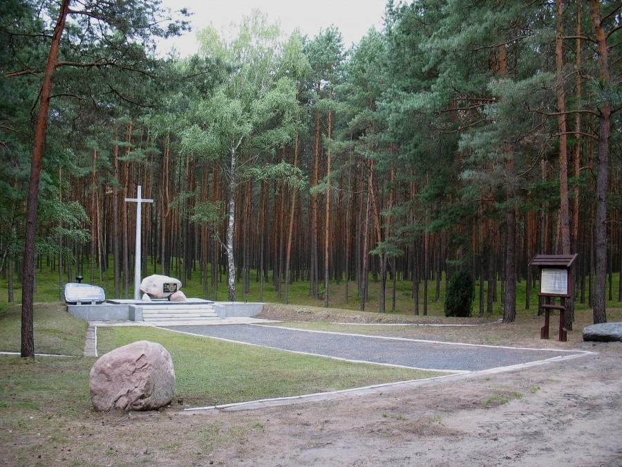 Jerzyska - pomnik Powstańczych Oddziałów Specjalnych "Jerzyki"