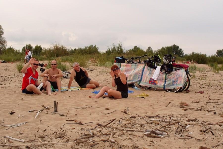 Odpoczynek na plaży w Mikoszewie