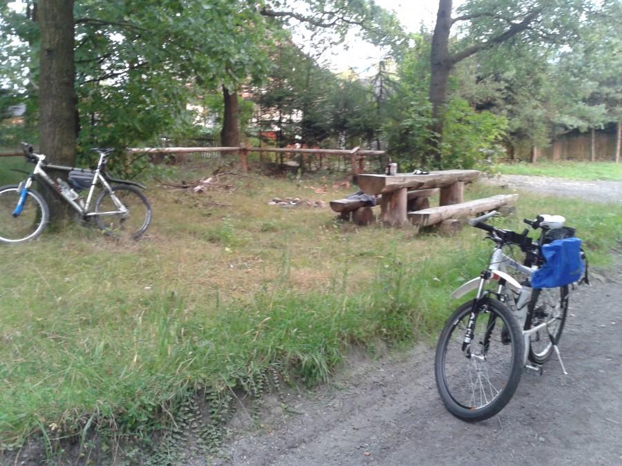 Miłe miejsce na odpoczynek piwko i rozmowy ;).