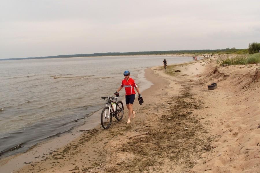 Idziemy plażą w stronę przekopu ujścia Wisły
