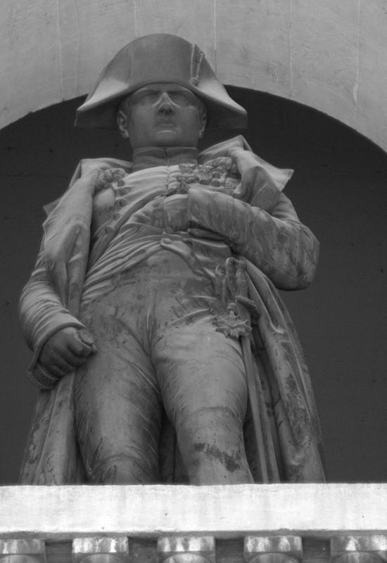 Napoleon patrzy i wszystko widzi....