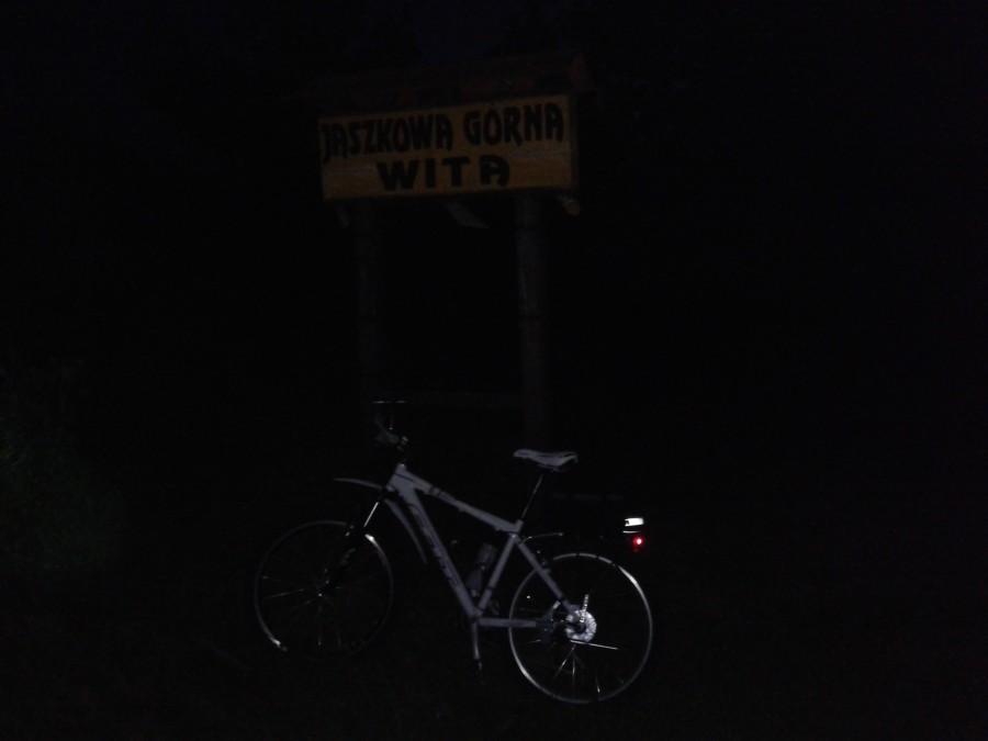 Dokładnie Jaszkowa Górna wita ;) zdjęcie komórka to i słabiutkie, ale oczywiście noc była ;).