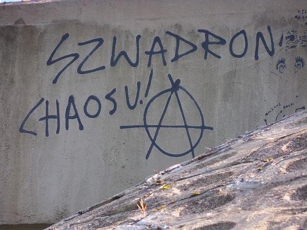 Może myśliwi boją się szwadronu chaosu? :P