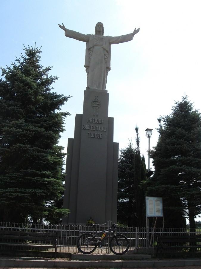 Mała- figura Chrystusa.