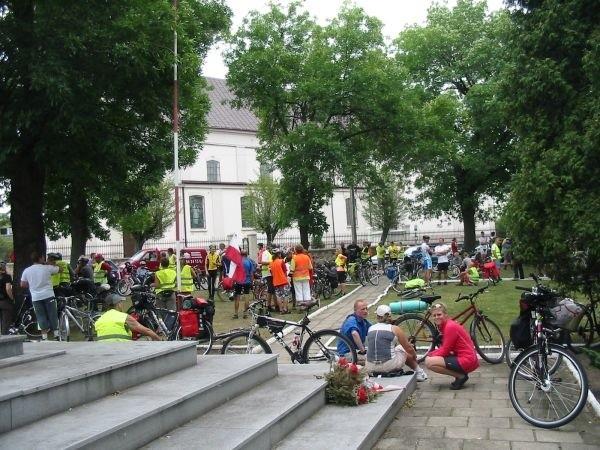 na pierwszym przystanku - w Rozprzy