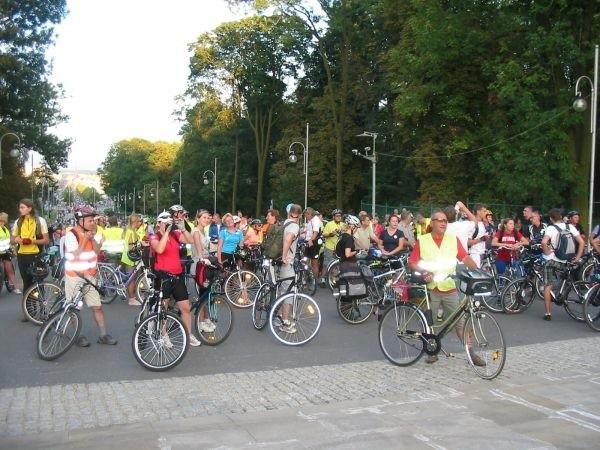 VII Piotrkowska Rowerowa Pielgrzymka przed szczytem