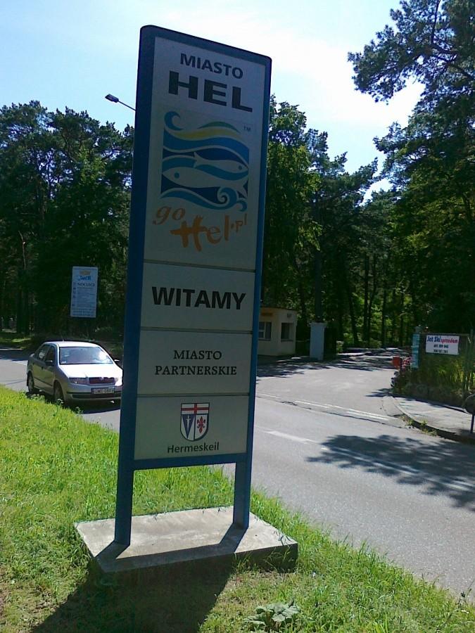 Tablica "Hel wita"