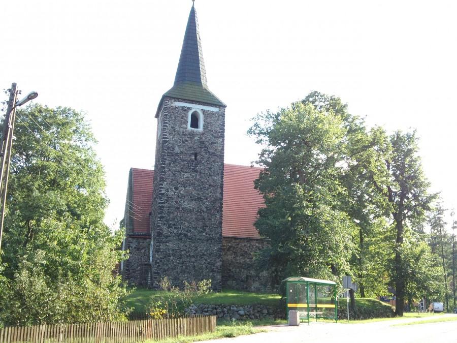 kamienny kościół w Ochli