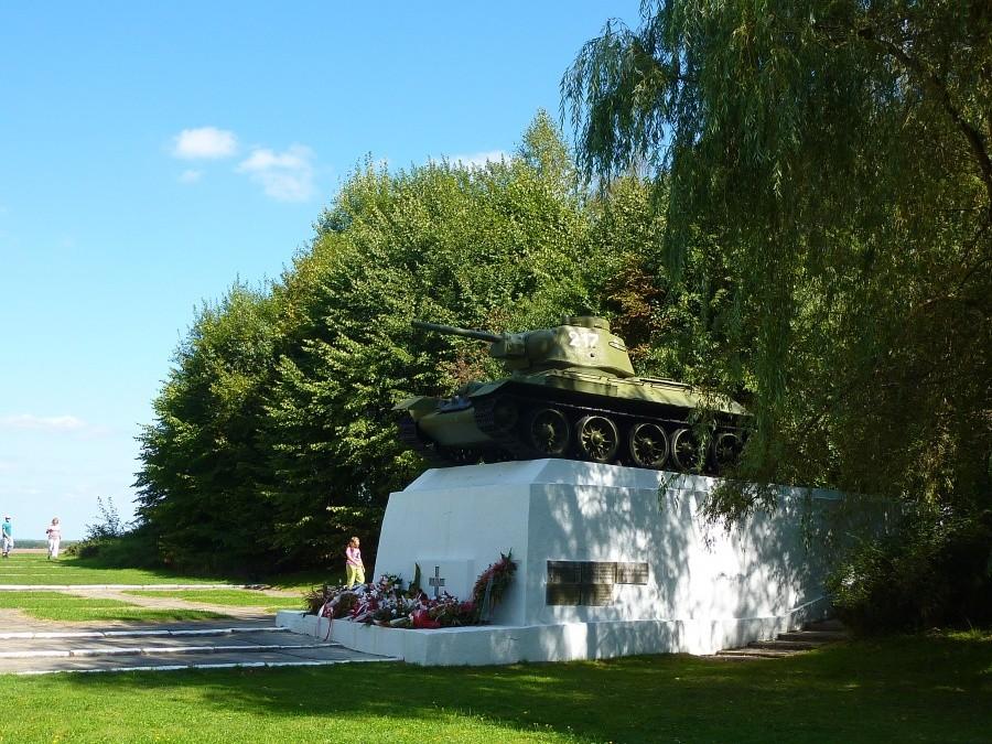 Pomnik w Studziankach Pancernych