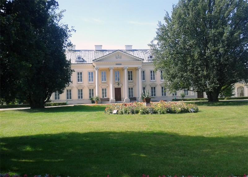 Pałac Walewskich.