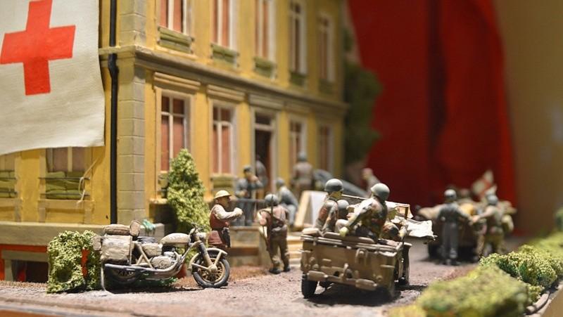 Scenka rodzajowa z jednego z muzeów w Normandii
