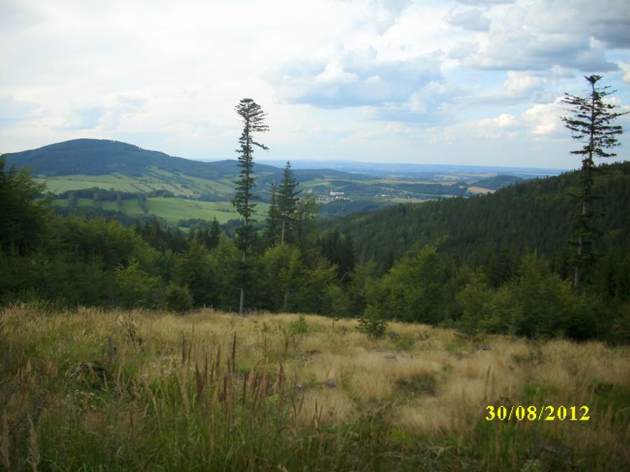 widok na Polskę ze zjazdu do Pisecnej