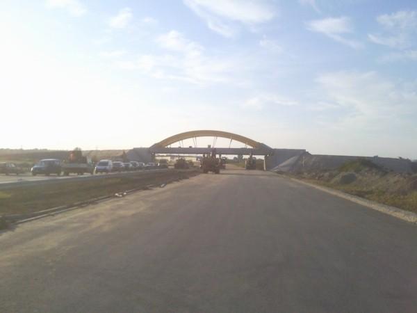Wiadukt łukowy nad A1