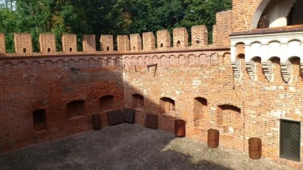 Dziedziniec zamku