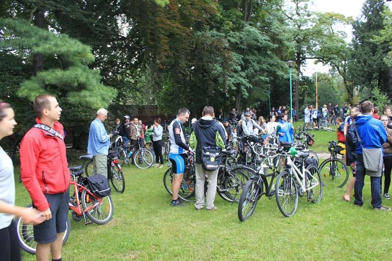 przed Szczecińskim Inkubatorem kultury