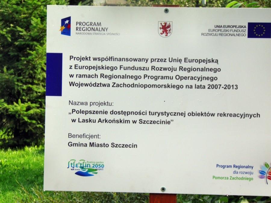 Tablica informująca o tworzeniu miejsc do wypoczynku i rekreacji.