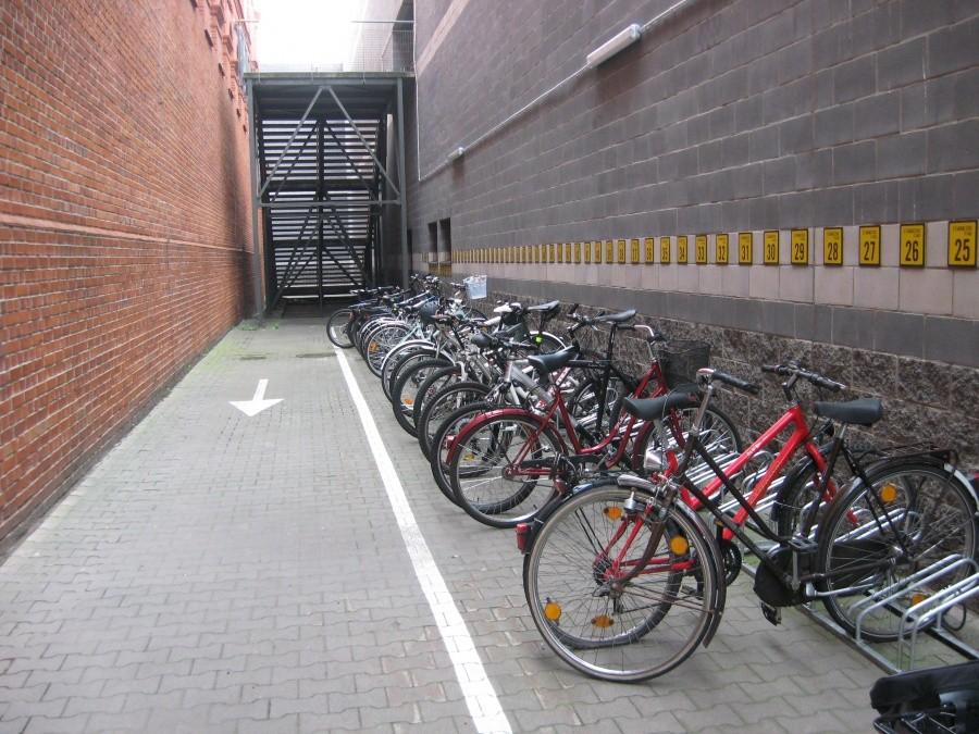 Parking rowerowy w Manufakturze