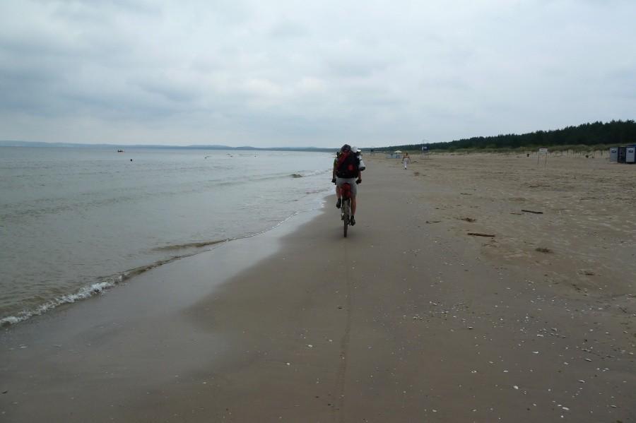 Po plaży jechało się gładko i przyjemnie (pierwszy i ostatni raz).