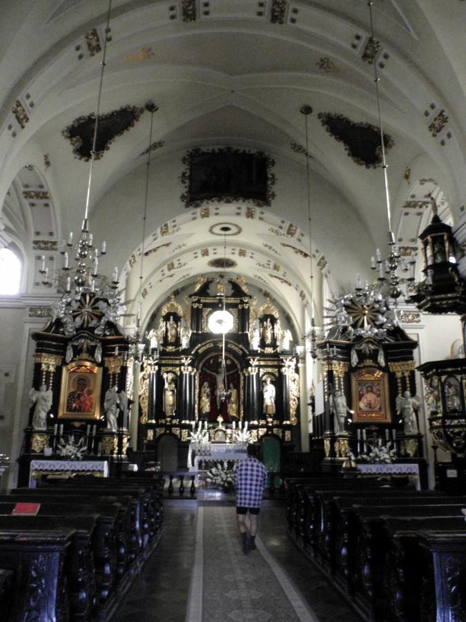 Wnętrze kościoła OO Paulinów w Wieruszowie, widok ogólny