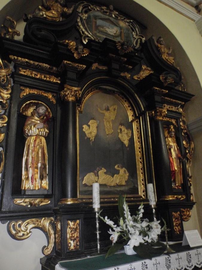 Wieruszów, kościół Paulinów, Jeden z bocznych ołtarzy