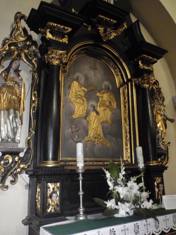 Wieruszów, kościół Paulinów, jeden z bocznych ołtarzy