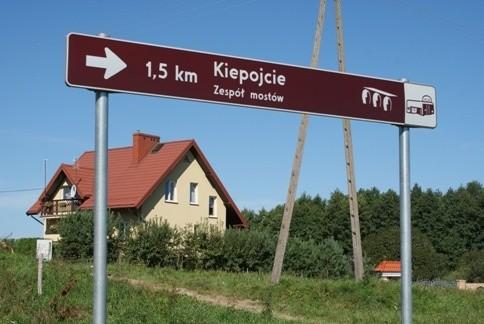 do mostu kolejowego w Kiepojciach