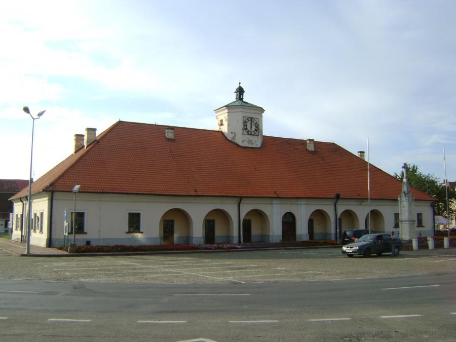 Ratusz na staszowskim rynku