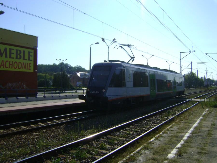 Szynobus EN81-004 wjeżdża na stacje Starachowice