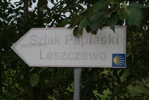 chwilkę papieskim
